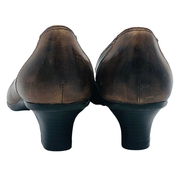 STRICTLY COMFORT WOMENS Brown LEATHER PUMPS CAREER HEELS SHOES SIZE 7.5 M - Picture 4 of 8